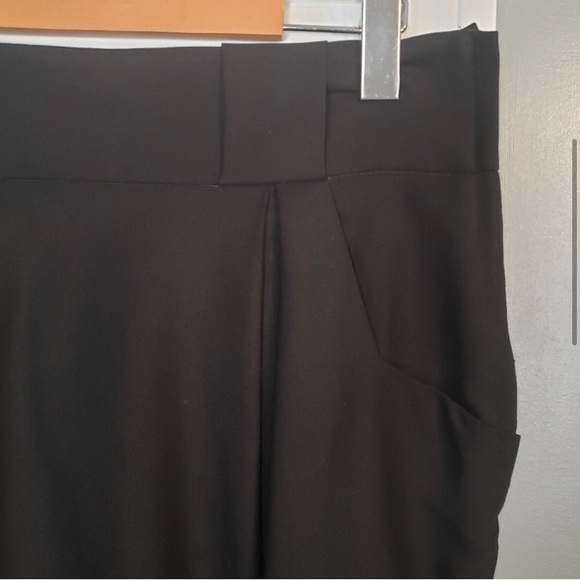 H&M Double Front Pocket Skirt - Picture 3 of 5